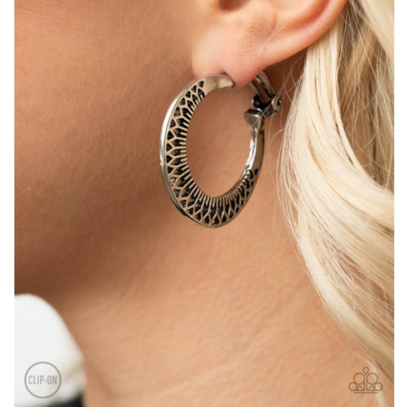 Moon Child Charisma Earrings - Picture 1 of 2